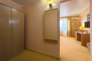 Гостиница Черное море Анапа Семейный с видом на море-4