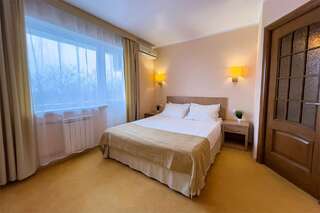 Гостиница Черное море Анапа Семейный-1